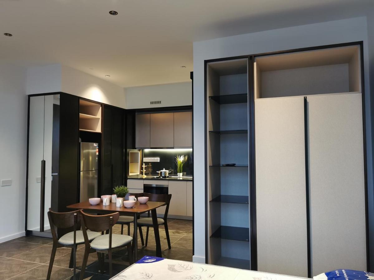 Scarletz Suites Klcc By De Harlequins Guesthouse Kuala Lumpur Esterno foto