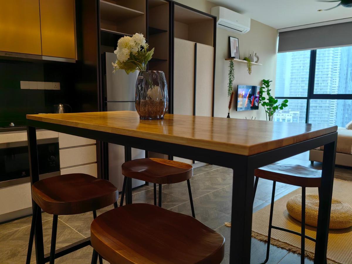 Scarletz Suites Klcc By De Harlequins Guesthouse Kuala Lumpur Esterno foto