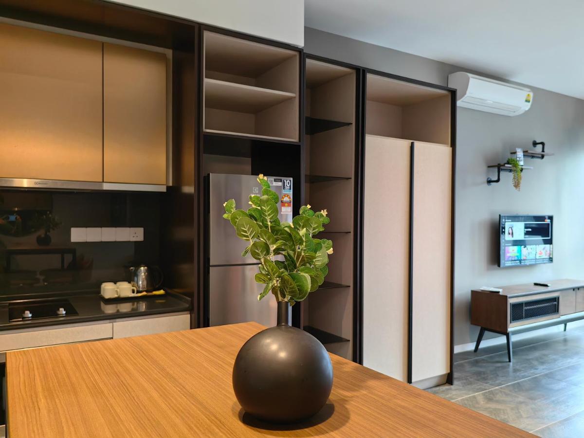 Scarletz Suites Klcc By De Harlequins Guesthouse Kuala Lumpur Esterno foto