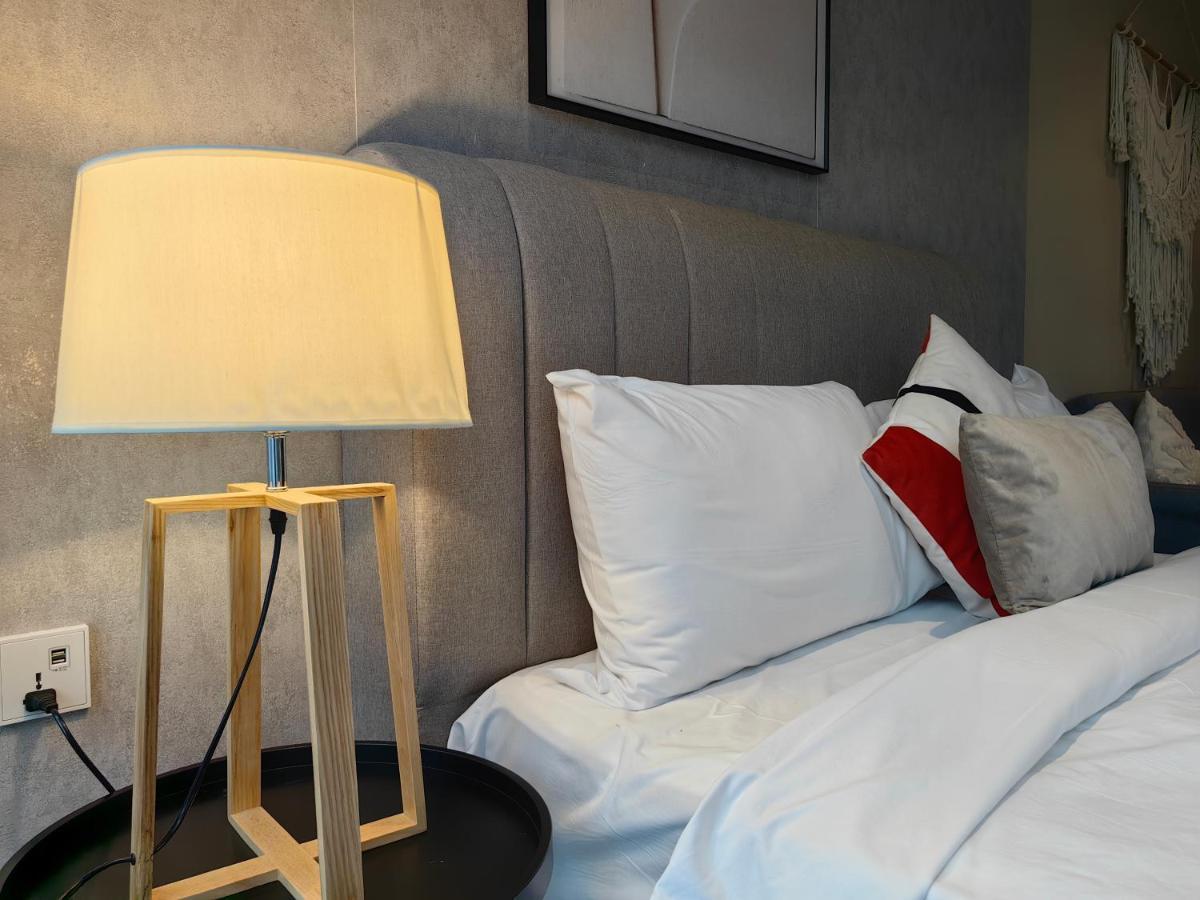 Scarletz Suites Klcc By De Harlequins Guesthouse Kuala Lumpur Esterno foto